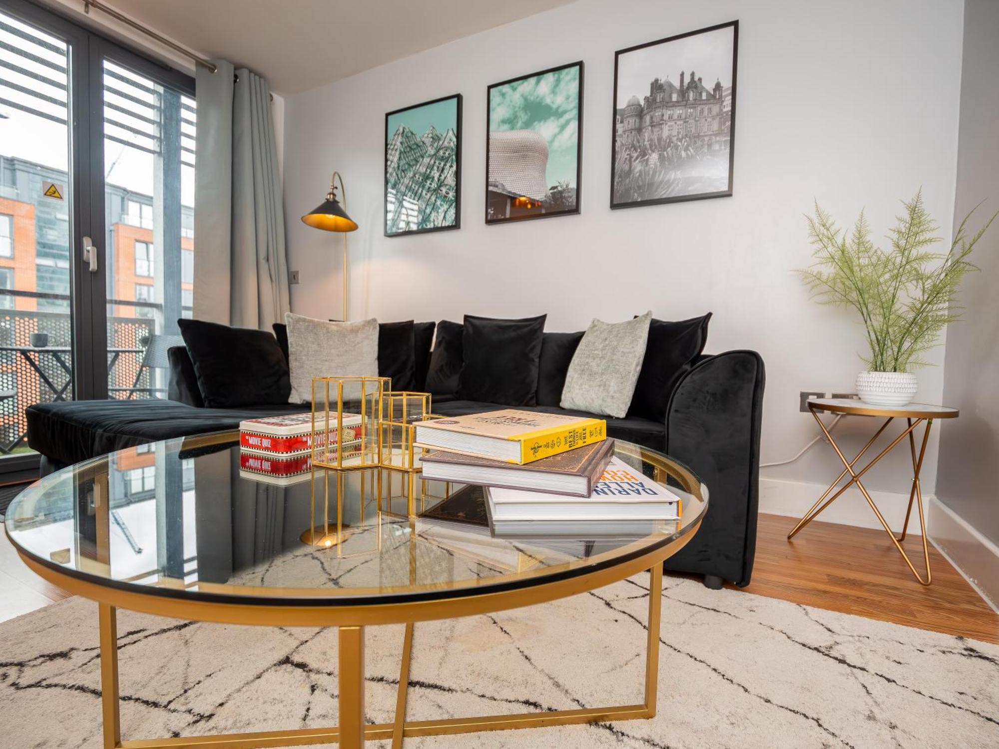 Amazing New Arcadian Centre - 1bdr - Balcony & Parking *