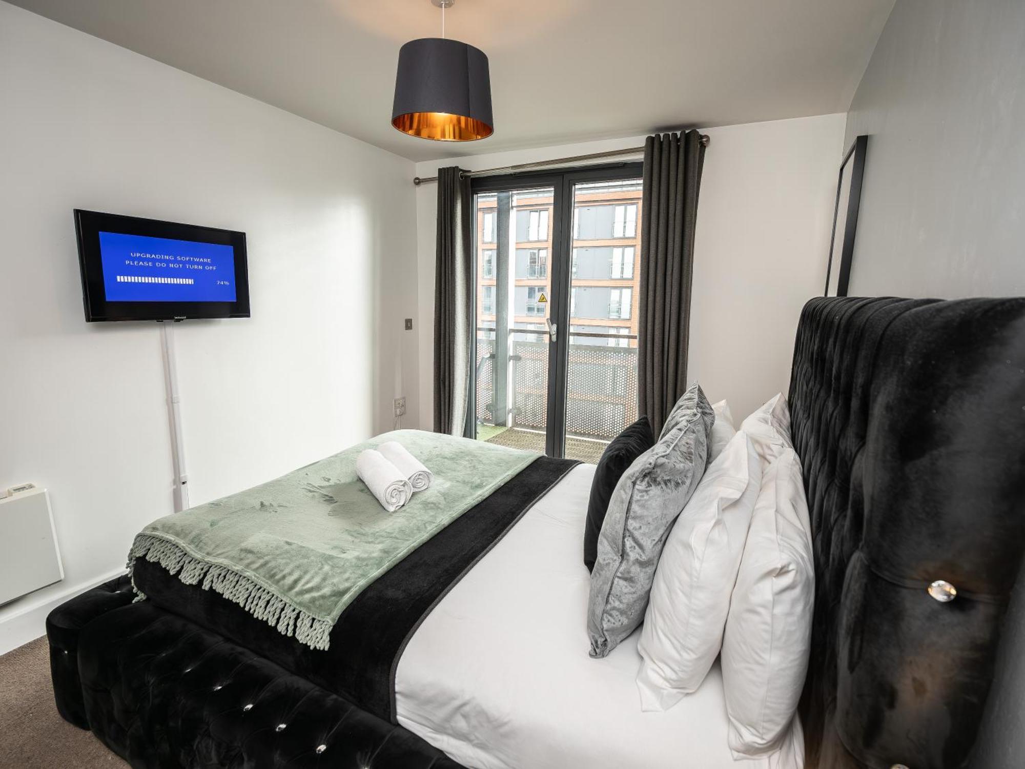 Amazing New Arcadian Centre - 1bdr - Balcony & Parking *