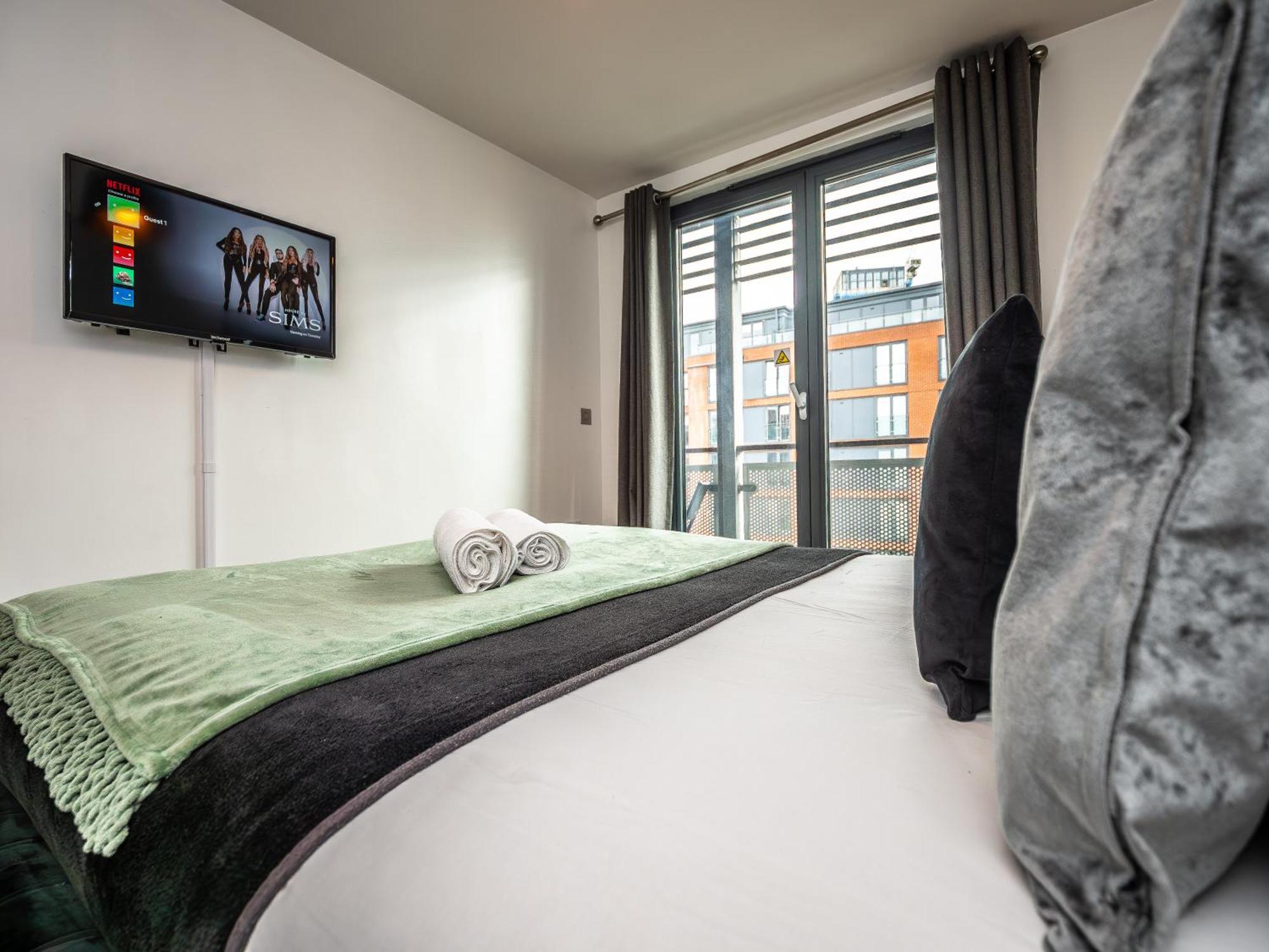 Apartment Amazing New Arcadian Centre - 1bdr - Balcony & Parking *