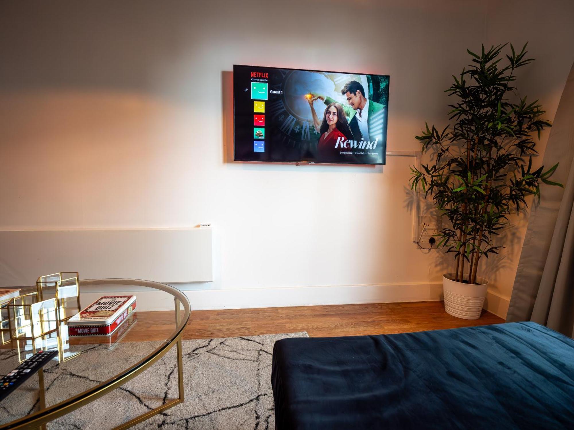Amazing New Arcadian Centre - 1bdr - Balcony & Parking Apartment
