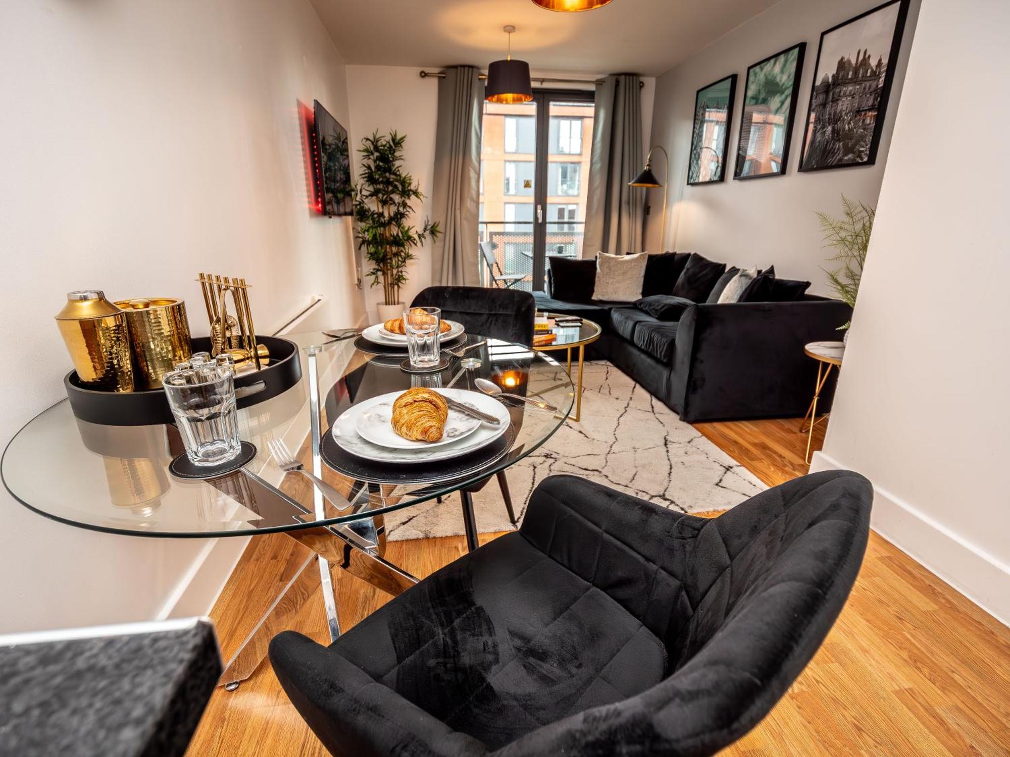 Amazing New Arcadian Centre - 1bdr - Balcony & Parking * Birmingham