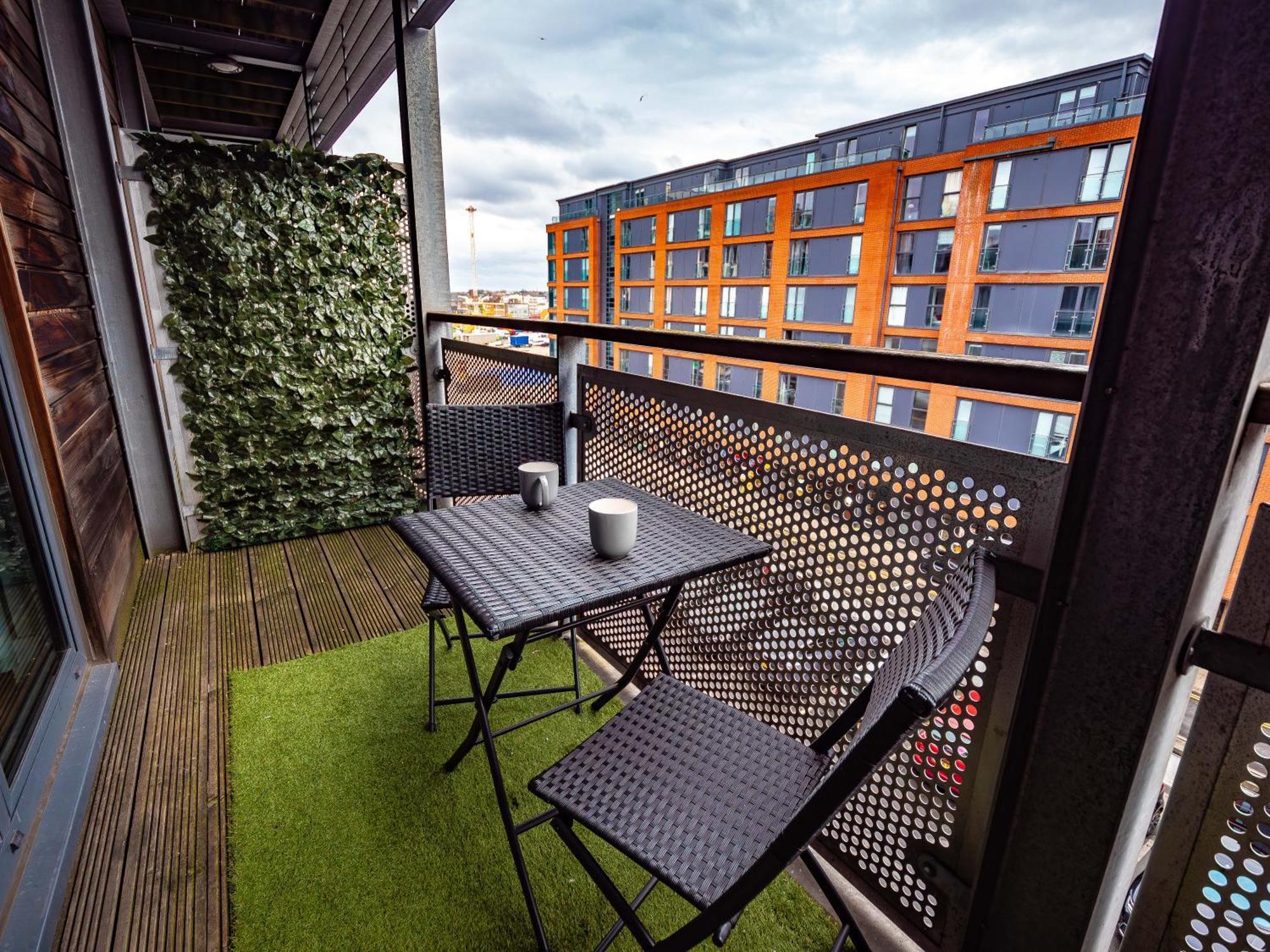 Amazing New Arcadian Centre - 1bdr - Balcony & Parking * Birmingham